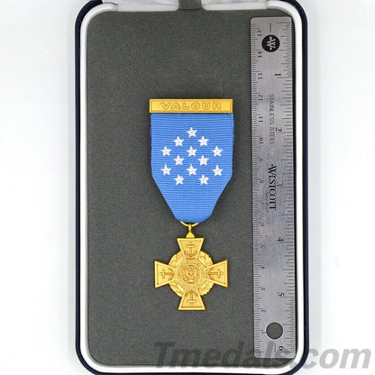 Cased U.S. Medal of Honor – Tiffany Cross 1919–1942 Navy – Museum Replica