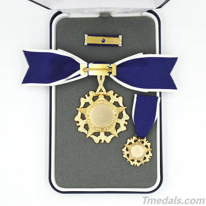 U.S. Presidential Medal of Freedom Woman Version – Full-Size Museum Replica with Case, Ribbon & Miniature Set