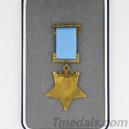 Cased U.S. Medal of Honor – Navy 1913–1942 – Full-Size Museum Replica