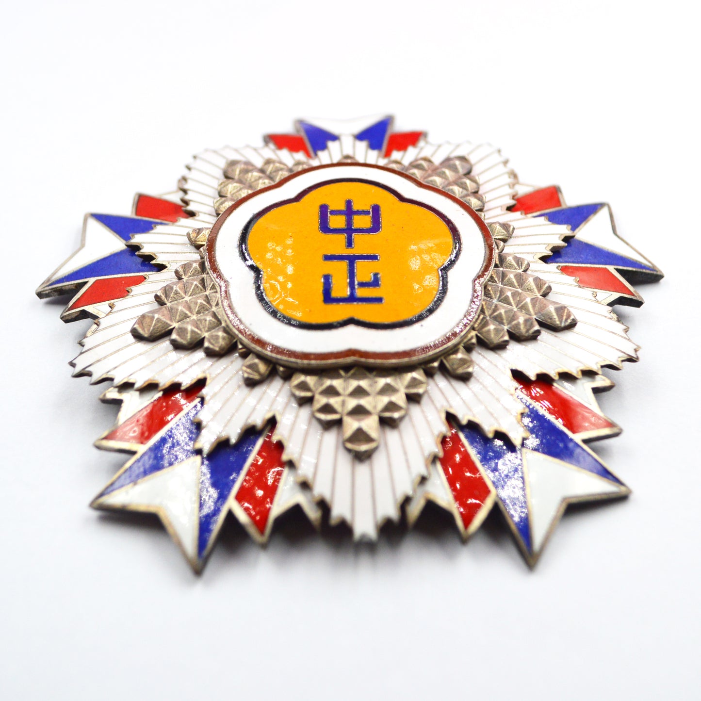 Chinese CHINA-REPUBLIC Order of Chiang Chung-Cheng Breast star repro