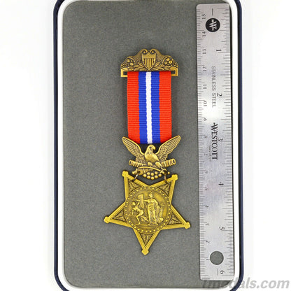 Cased U.S. Medal of Honor – Civil War Army 1896–1903 – Full-Size Museum Replica