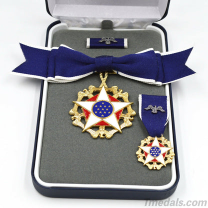 U.S. Presidential Medal of Freedom Woman Version – Full-Size Museum Replica with Case, Ribbon & Miniature Set