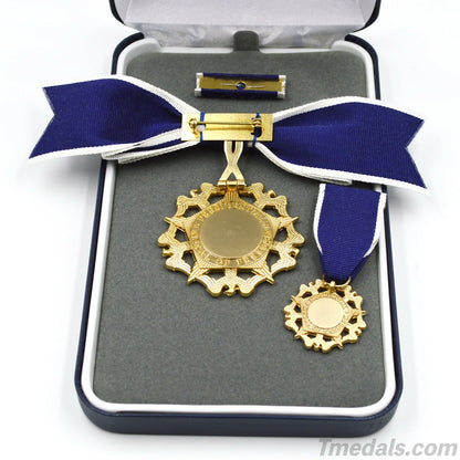 U.S. Presidential Medal of Freedom Woman Version – Full-Size Museum Replica with Case, Ribbon & Miniature Set