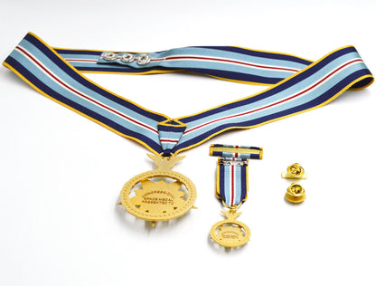 Cased U.S. USA NASA Space MOH Space Medal of Honor Neckribbon Version ww12 Badge Order